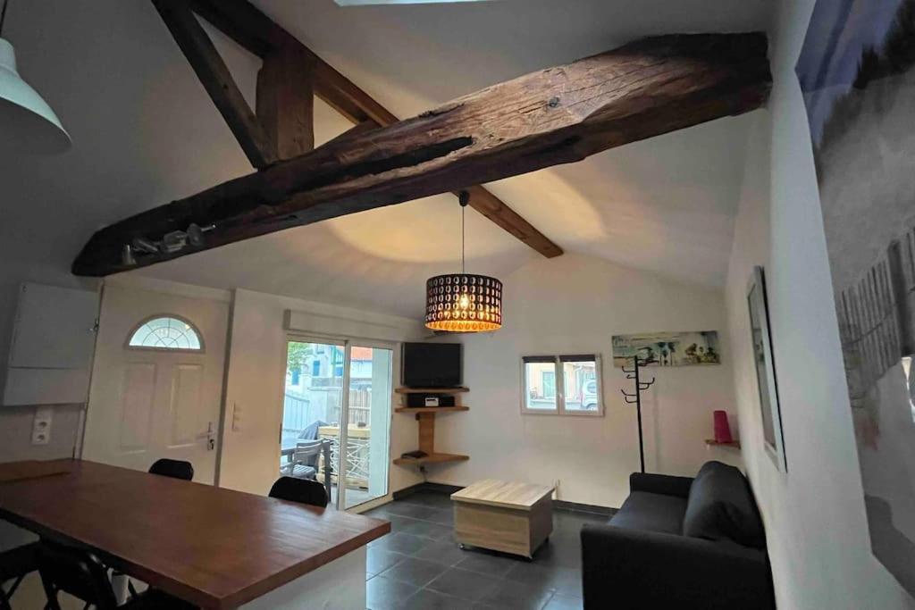 Charmante Maisonette A 3,5Km De L'Ocean, En Coeur De Ville ラバンヌ エクステリア 写真